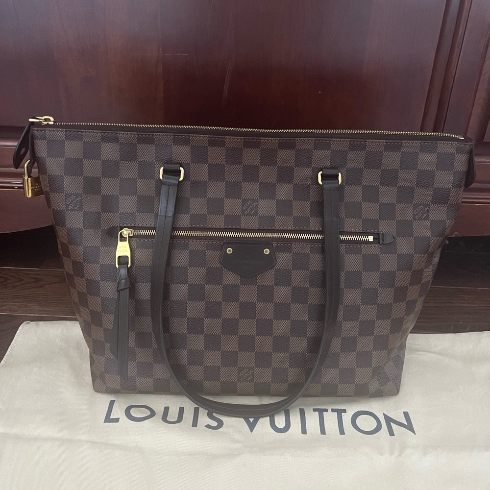 SOLD Authentic Louis Vuitton Iena MM